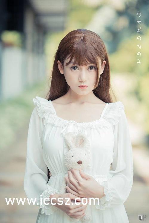 反差爆料吃瓜新娘,新娘竟隐藏惊人秘密，反差爆料引网友热议