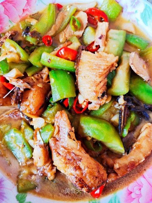 角瓜烧鱼怎么吃,家常美味，营养丰富的烹饪新体验