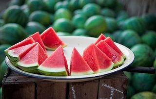 牙齿吃瓜,品味生活甜蜜滋味